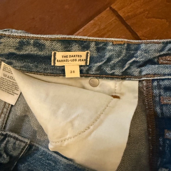 Madewell Darted Barrel Leg Jean - Picture 3 of 4